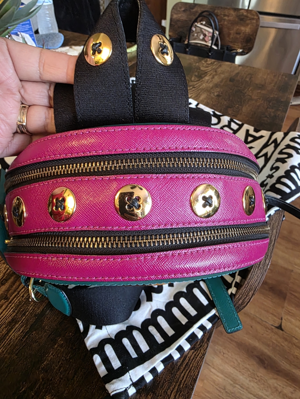 Marc Jacobs PACKSHOT BUTTONS Mini Backpack - Picture 9 of 12